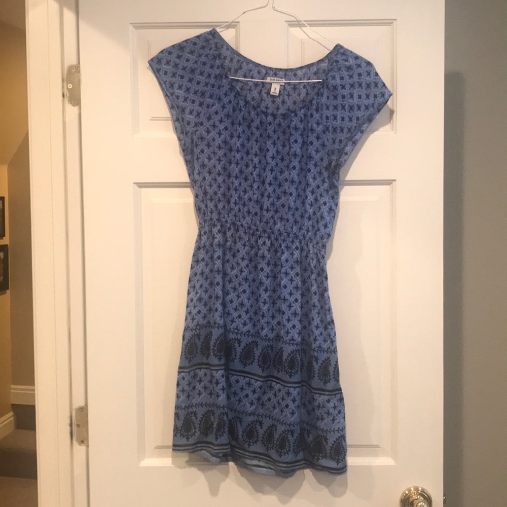 Blue patterned dress!